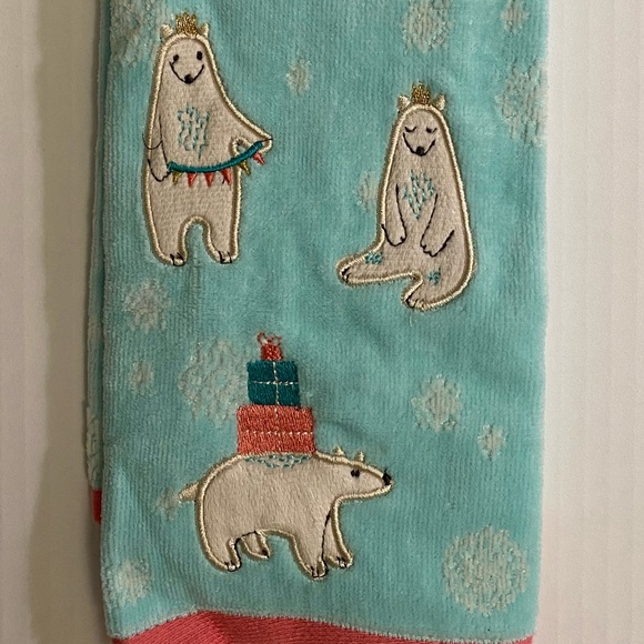 LC Lauren Conrad Polar Bears Hand Towel - Picture 4 of 7